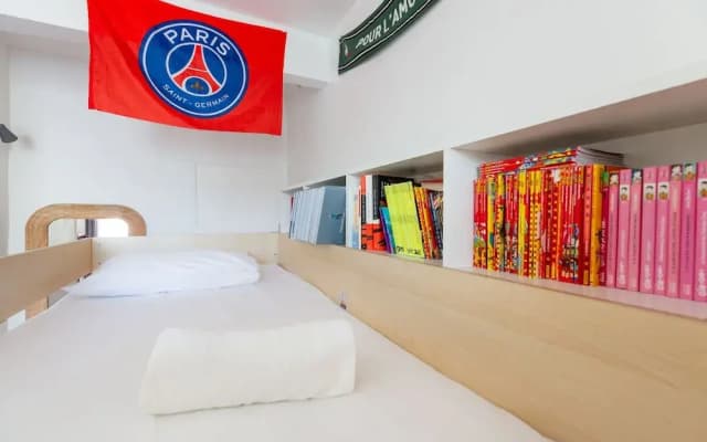 Paris Hideaway in the Theatre District - photo 3