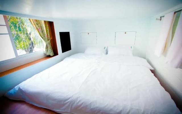 Hug Bed and Breakfast - photo 5