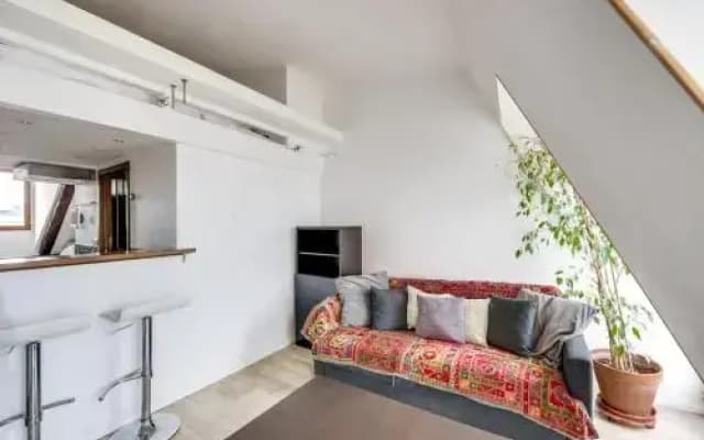 Paris 1st - Chatelet Les Halles - Rue Ferronnerie - Id 161 - photo 3