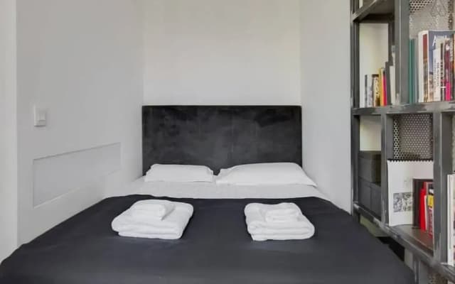 Modern Industrial 80m2 Apartment Near Bastille - photo 2