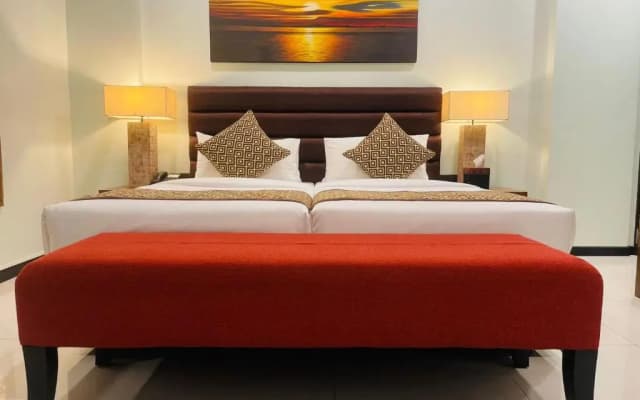 The Somerset Hotel - photo 3