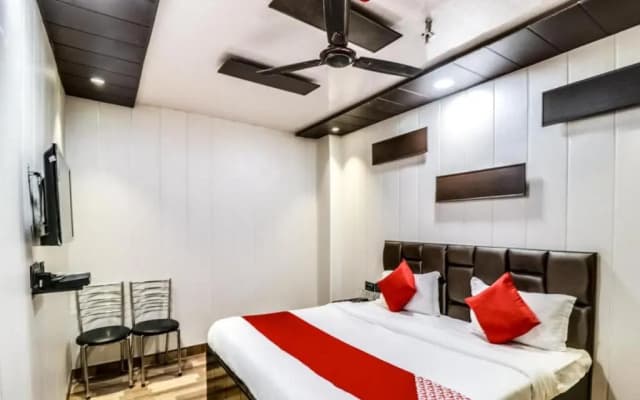 OYO 65601 JPS Galaxy Hotel - photo 5