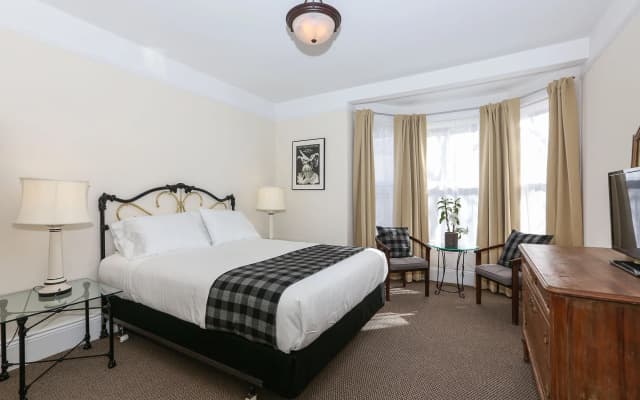The Grove Inn - photo 3