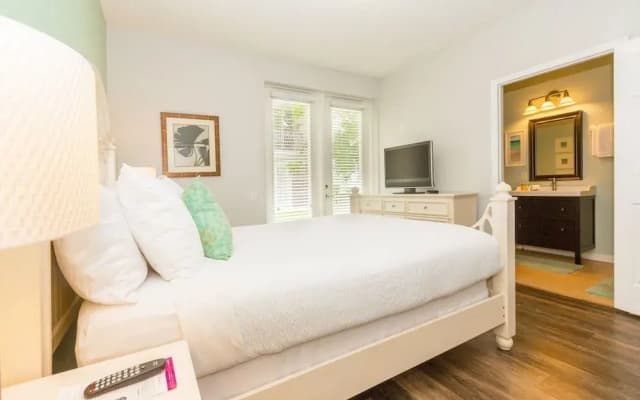Luxury Townhome 3 Bedroom Condo by Redawning - photo 5