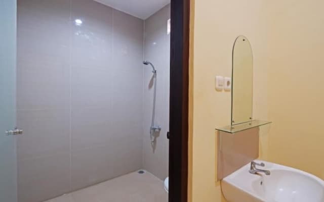 V Canggu Dormitory - photo 3