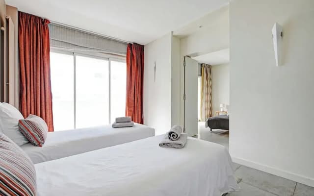 Exceptional 3bdr/6p apt - View of the Eiffel Tower - photo 3