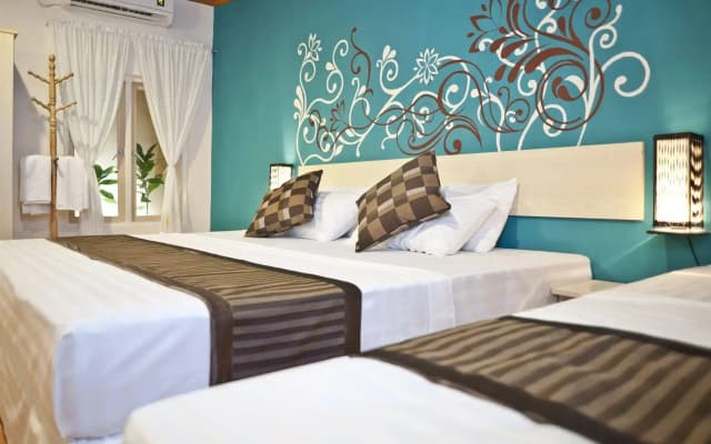 Stingray Beach Inn - photo 2