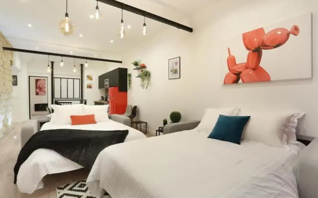 Pick A Flat's Upper Marais Apartments- Rue du Faubourg Saint-Martin - photo 2