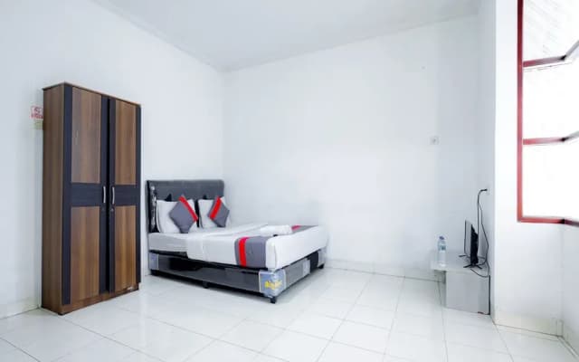 J&B Rooms Tomang Jakarta Mitra RedDoorz - photo 2