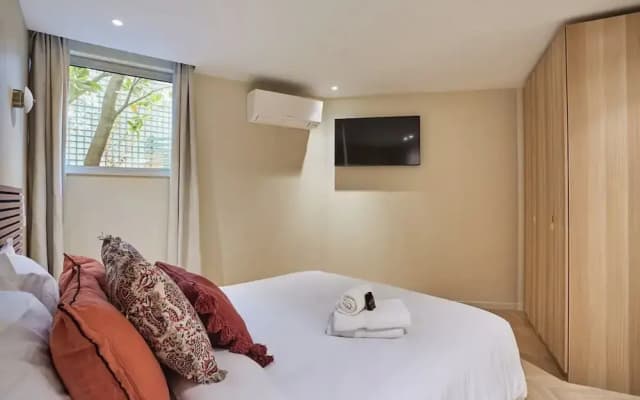 Elegant Apartment St Germain des Pres Luxembourg Park - photo 2