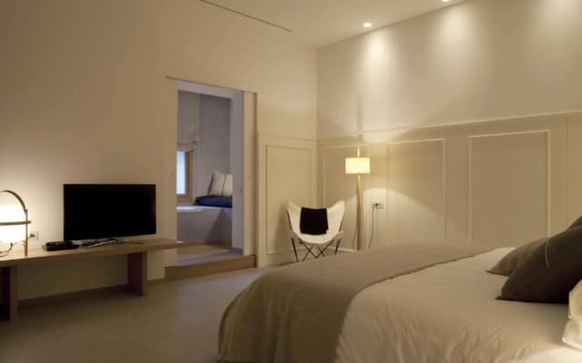 Margot House - photo 4