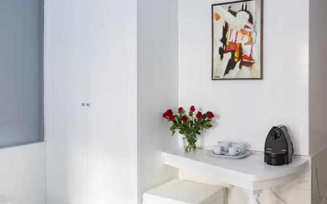 Little Aurelius Hotel - photo 3