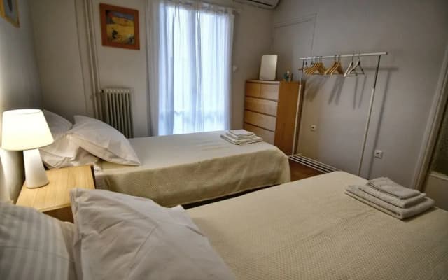 Top Koukaki Location 2 Bedrooms - photo 4