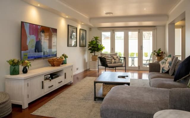 Brighton House - photo 2