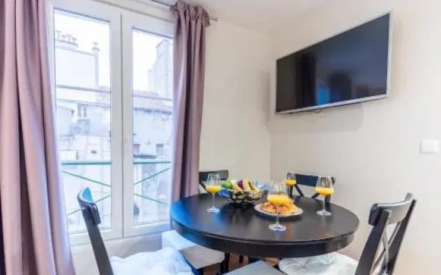 Families And Friends - Center - 110 Sqm - photo 2