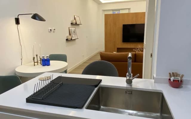 w Warm Modern 1BR Apartment in Chueca - photo 4