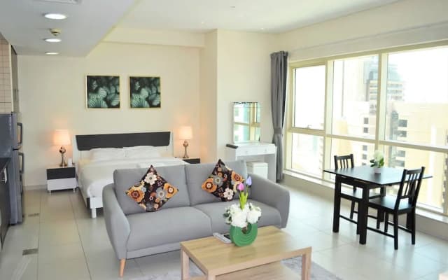 Sea view furnished STUDIO with balcony in Marina - JMI - photo 3