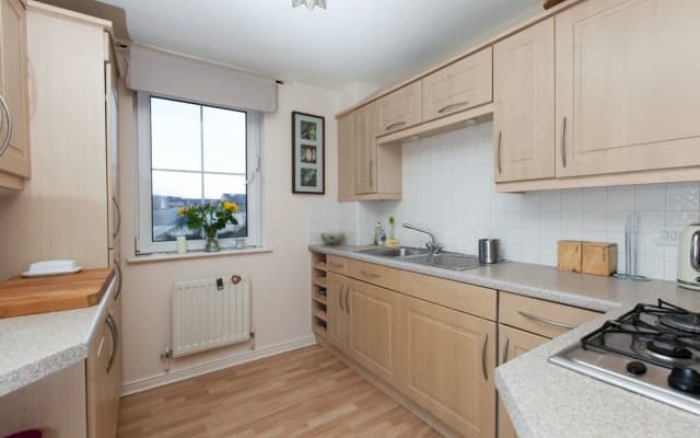 Cozy, Complete Flat for 4 in Leith - photo 2