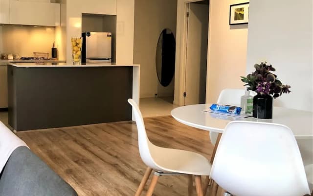 ReadySet Apartments on Spencer - photo 3