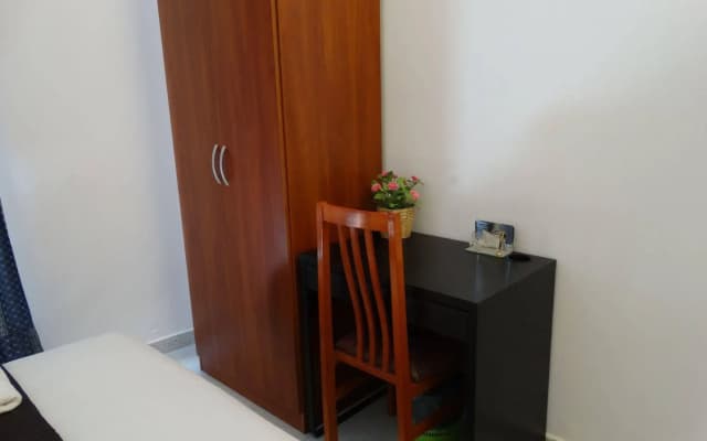 Hostal Mont Thabor - photo 2