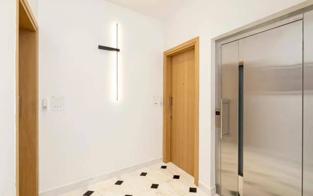 301- HiEndAccomodation-TopLocation - photo 5