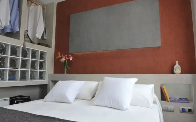 Gaudint Barcelona suites - photo 3