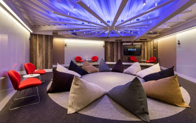 Radisson Blu Hotel, London Heathrow - photo 5
