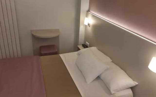 Modern Hotel - photo 3
