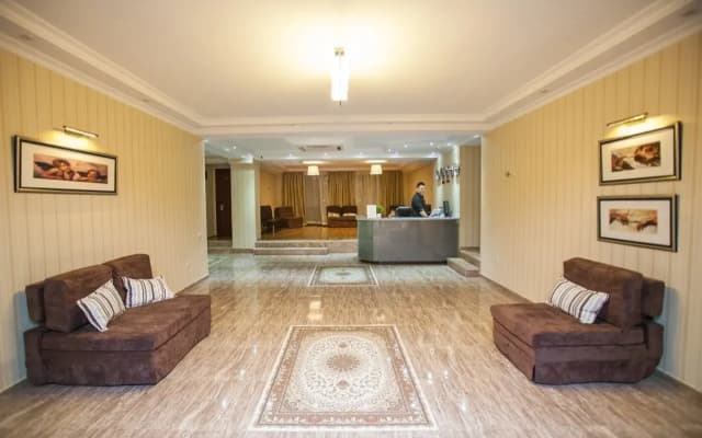 Gtm Plaza Hotel - photo 2