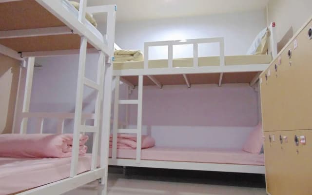 Wanderlust Bangkok Hostel - photo 4