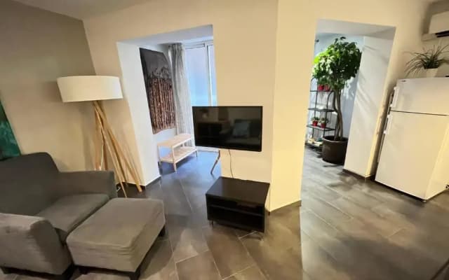 Gorgeous Apartment In Downtown - photo 5