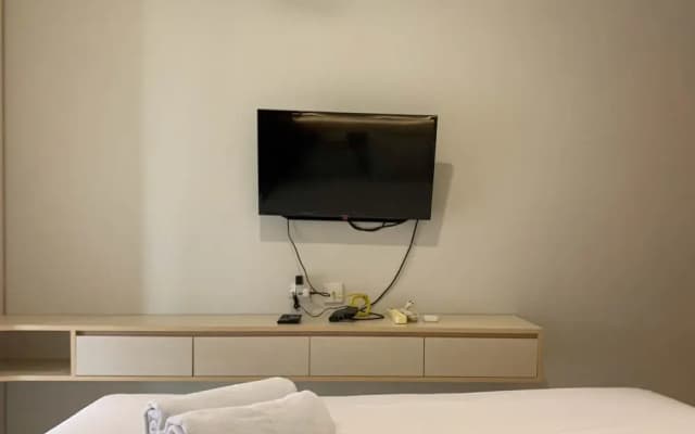 Lavish And Elegant 1Br At The Mansion Kemayoran Apartment - photo 4