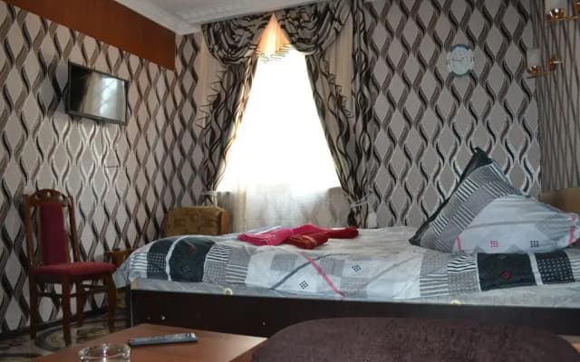 Orange Inn - photo 3