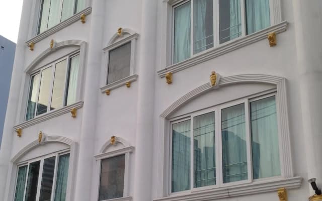 Silom3 Apartment - photo 3