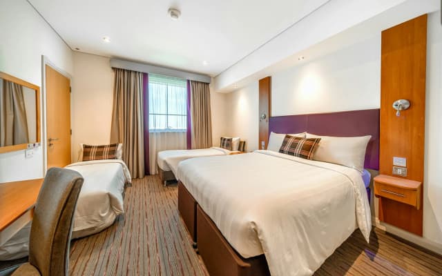 Premier Inn Dubai Silicon Oasis Hotel - photo 4