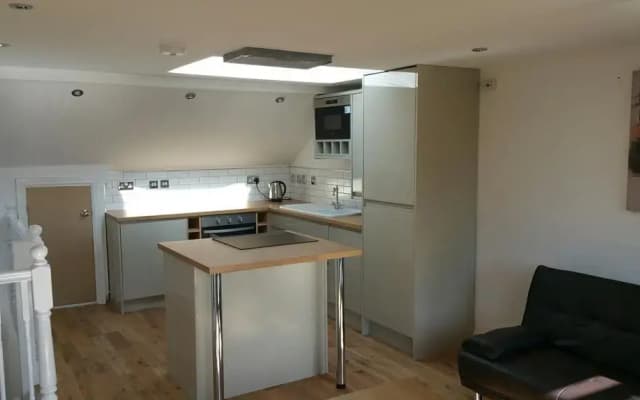 Sutton Place Apartments - photo 2