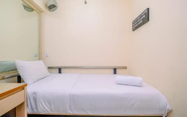 Strategic 2Br Apartment At Bassura City - photo 3
