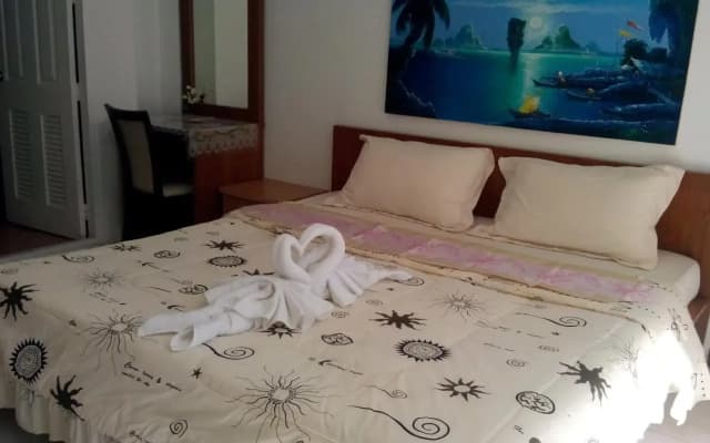 Sunshine Guesthouse - photo 5