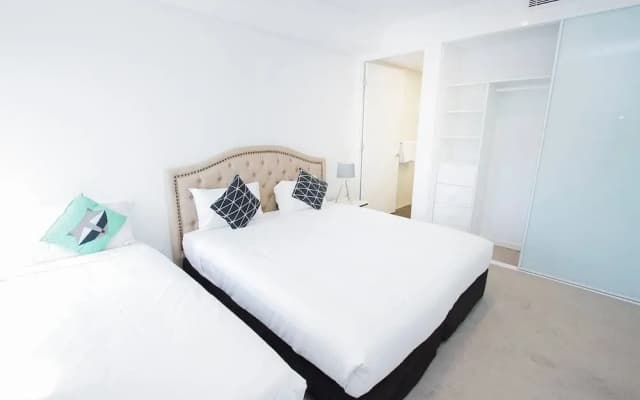 E10 Darling Harbour 2 BDR APT - photo 3