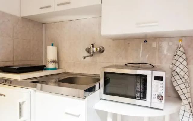 Oktogon Studio Apartment - photo 2