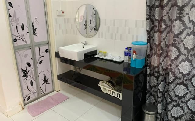 Wan Danisha Villa Inn - photo 5