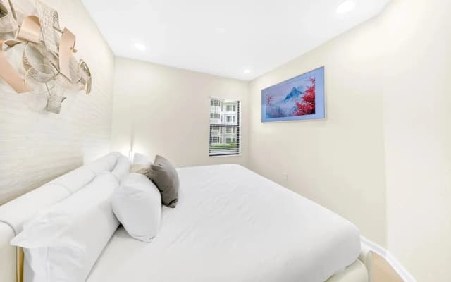 NEW 5bd/5ba Townhome Near Seaworld - photo 3