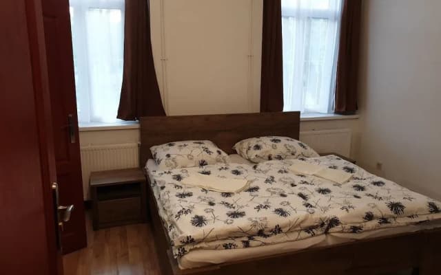 Guest House Orczy Park - photo 4