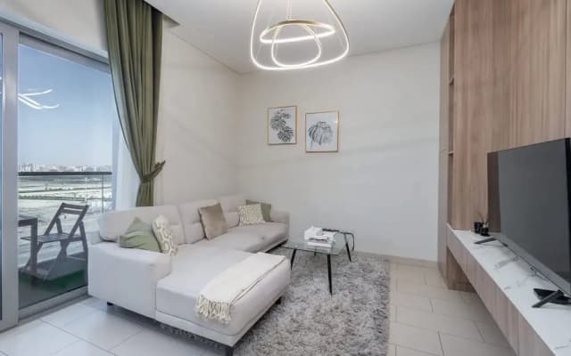 Lavish 2BR Apartment in Sobha Creek Vistas Reserve - photo 3