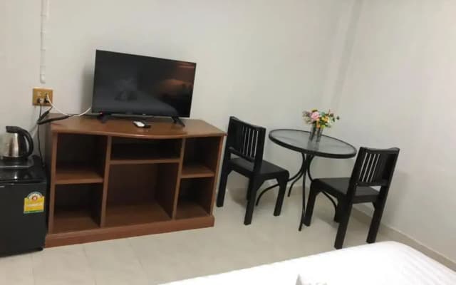 @42 Residence - photo 4