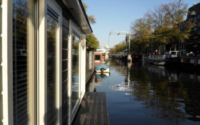 The Guest-Houseboat - photo 2