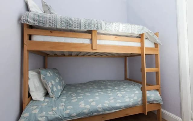 Spacious 2-br Flat for 4 in Morningside - photo 5