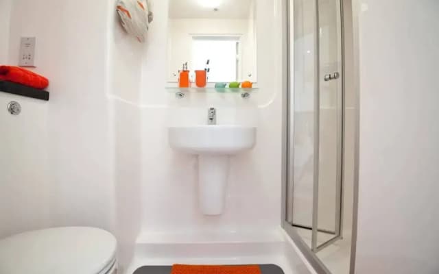 Student Only Gateway Apartments - photo 4