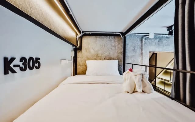 Kampor Co Working Space and Bed - photo 2