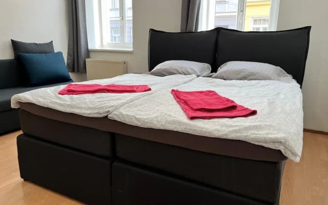 Affordable 3BR shared Apt. near Meidling - photo 2